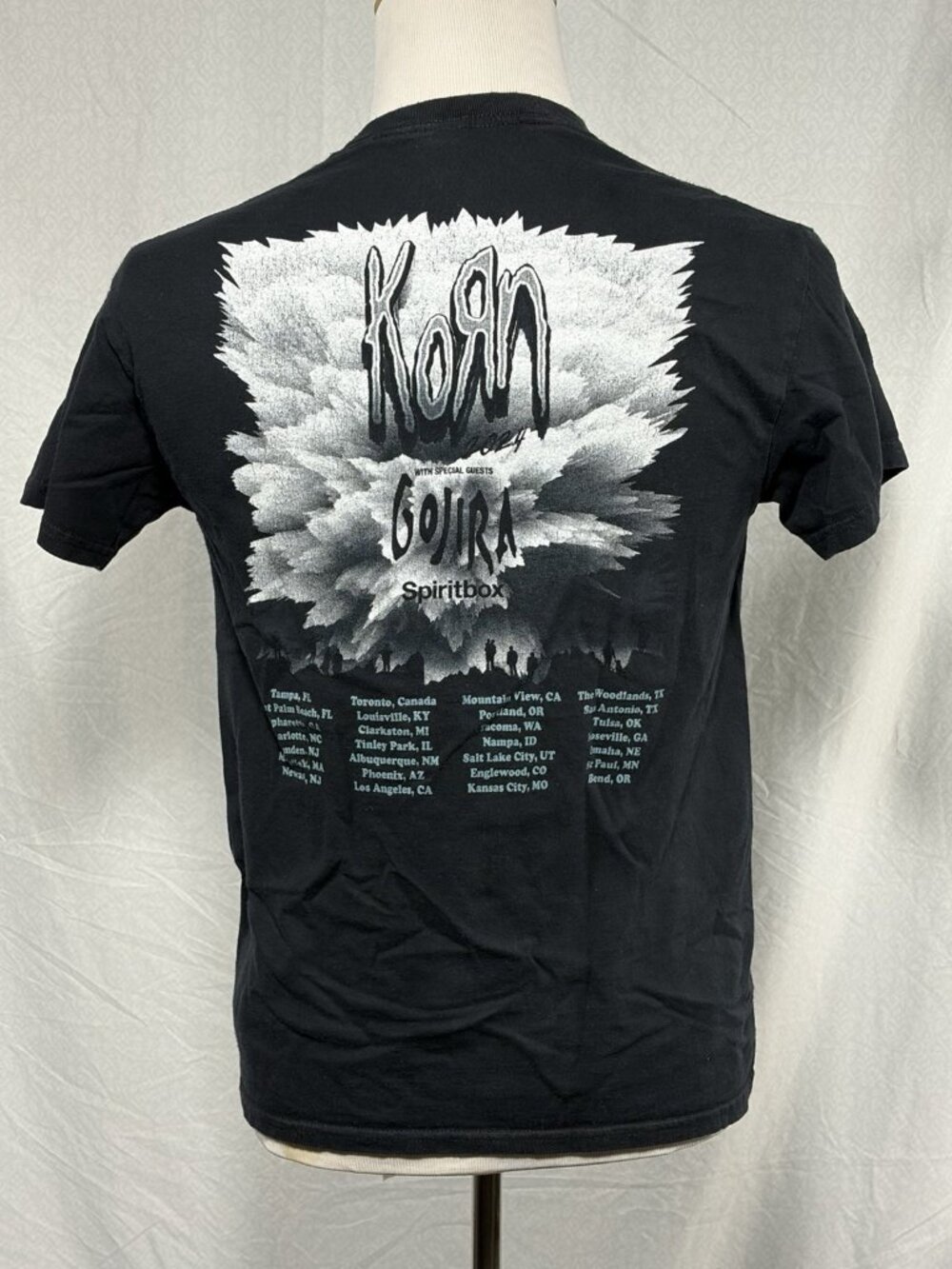 Korn 2024 Tour Tshirt Black Medium Skeleton Fingers Gojira Spiritbox - Picture 4 of 8
